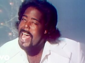 Barry White – Just The Way You Are (Official Music Video)
