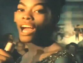 DIONNE WARWICK  WALK ON BY  LIVE  1963
