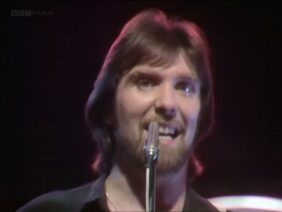 Dr Hook   When Youre In Love With A Beautiful Woman   TOTP   25 12 1979