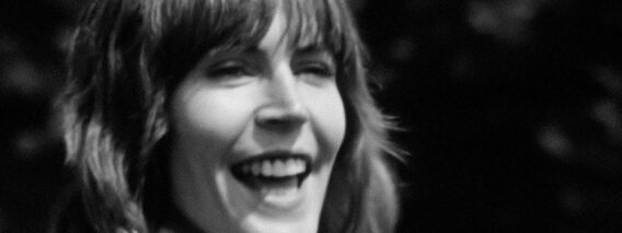 Helen Reddy –  I Am Woman (Official 4K Video)