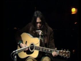 Neil Young – Heart of Gold (Live) [Harvest 50th Anniversary Edition] (Official Music Video)