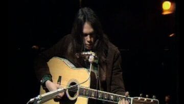 Neil Young – Heart of Gold (Live) [Harvest 50th Anniversary Edition] (Official Music Video)