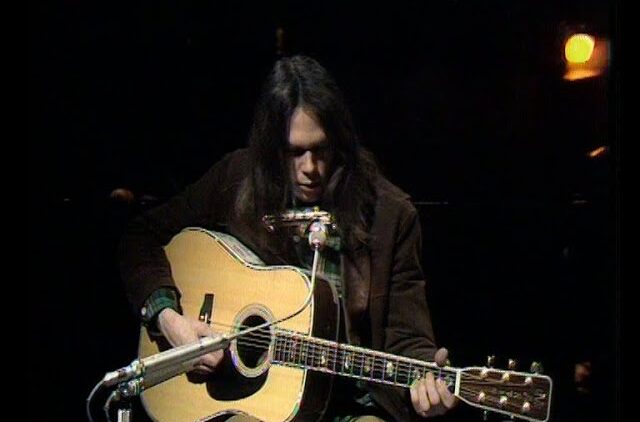 Neil Young – Heart of Gold (Live) [Harvest 50th Anniversary Edition] (Official Music Video)