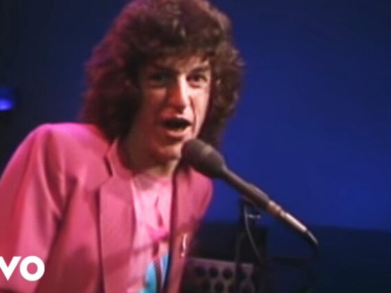 REO Speedwagon – Keep on Loving You (Video Version)