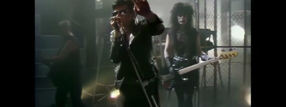The Sisters Of Mercy – Lucretia Top Of The Pops  16 06 1988