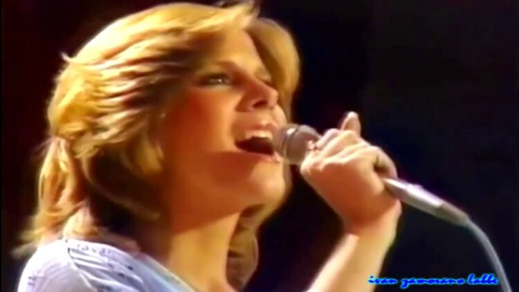 Debby Boone – You Light Up My Life  (1977)