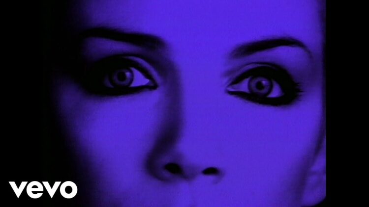 Eurythmics, Annie Lennox, Dave Stewart – Sweet Dreams (Are Made Of This) (Official Video)