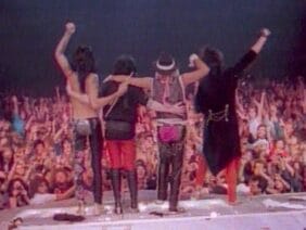 Mötley Crüe – Home Sweet Home (Official Music Video)