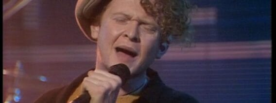 Simply Red – Holding Back The Years (Live BBC Whistle Test 1985)