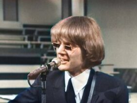 The Byrds – Mr. Tambourine Man. Full HD IN COLOUR. {HQ Stereo}.