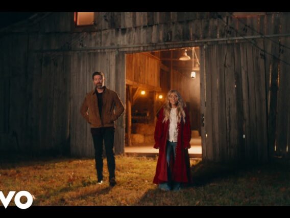 Anne Wilson, Josh Turner – The Manger (Official Music Video)