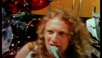 Foreigner – Feels Like The First Time (Official Music Video)