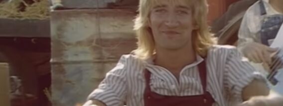 Rod Stewart – Hot Legs (Official Video)
