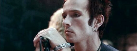 Velvet Revolver – Fall To Pieces (Official Video)
