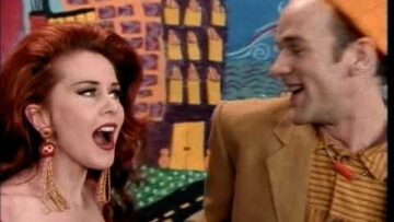 R.E.M. – Shiny Happy People (Official Music Video)