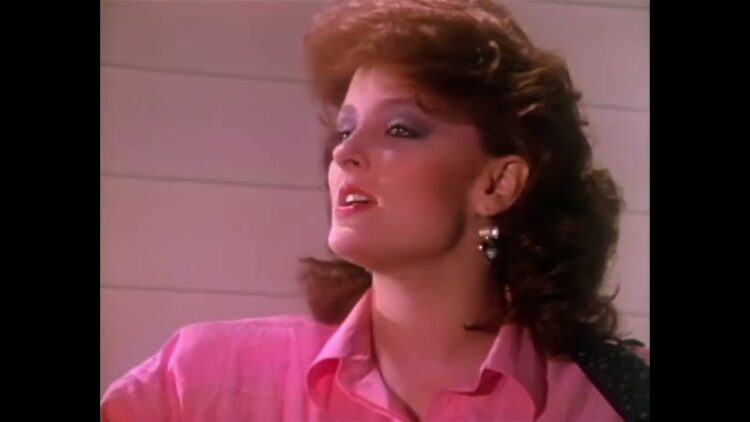 The Judds – Mama Hes Crazy (Official Music Video)