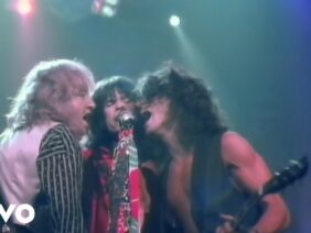 Aerosmith – Love In An Elevator