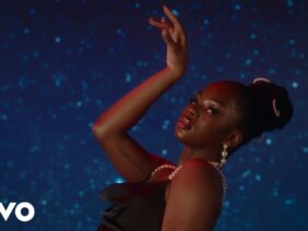 Nina Simone – I Put A Spell On You (Official Video)