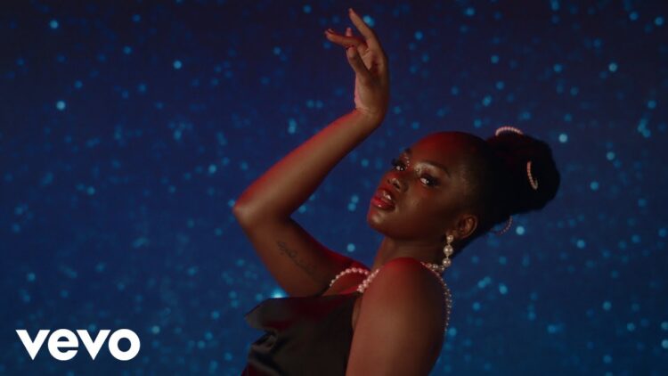 Nina Simone – I Put A Spell On You (Official Video)