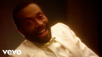 Bobby McFerrin – Dont Worry Be Happy (Official Music Video)