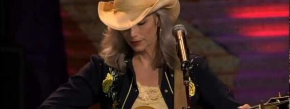 Emmylou Harris – Red Dirt Girl (Live at Farm Aid 2005)
