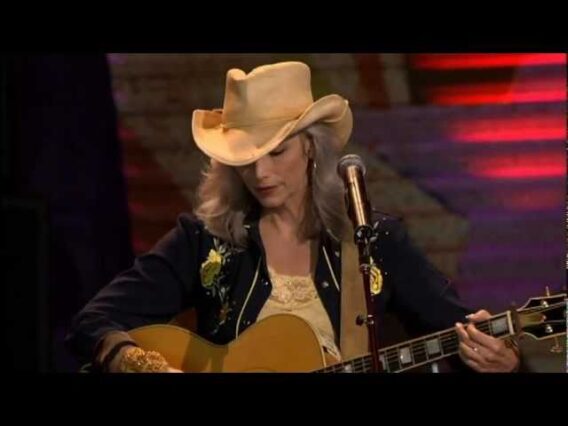 Emmylou Harris – Red Dirt Girl (Live at Farm Aid 2005)