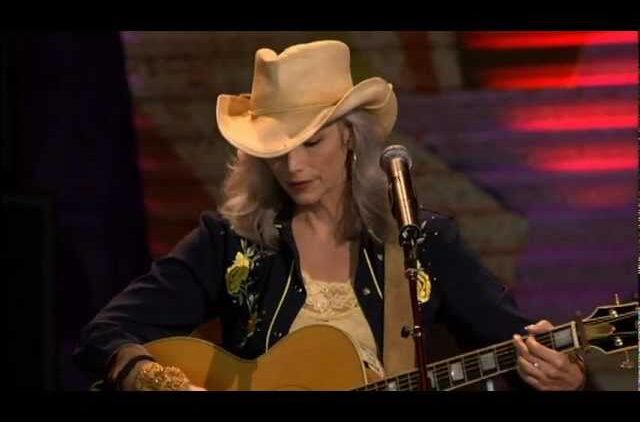 Emmylou Harris – Red Dirt Girl (Live at Farm Aid 2005)