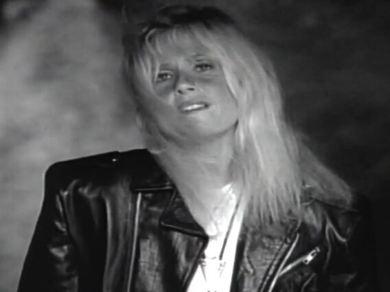 Kim Carnes – Crazy In Love
