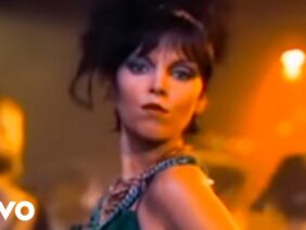 Pat Benatar – Love Is A Battlefield (Official Music Video)
