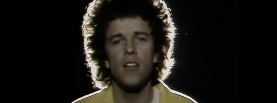 Leo Sayer – You Make Me Feel Like Dancing (Official HD Music Video)