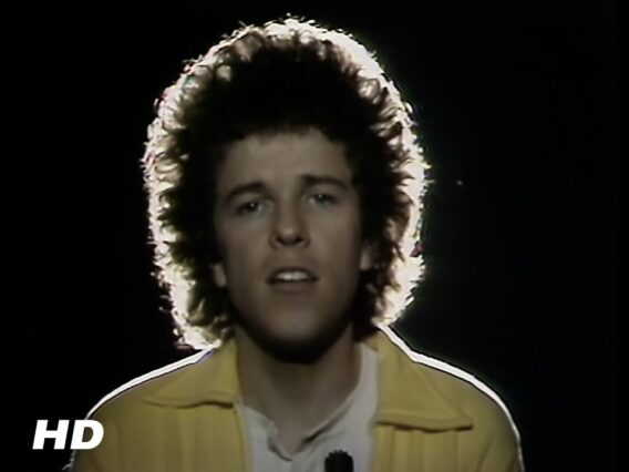 Leo Sayer – You Make Me Feel Like Dancing (Official HD Music Video)