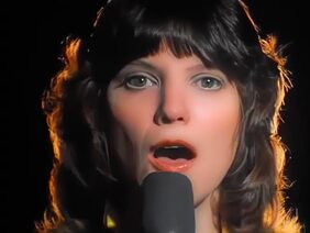 Mary MacGregor   Torn Between Two Lovers BBC Top Pops 1977 HQ