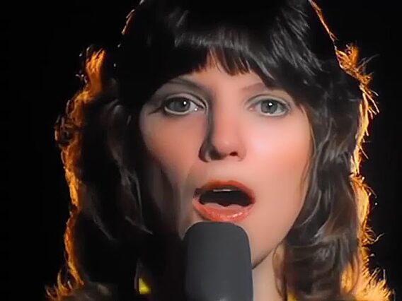 Mary MacGregor   Torn Between Two Lovers BBC Top Pops 1977 HQ