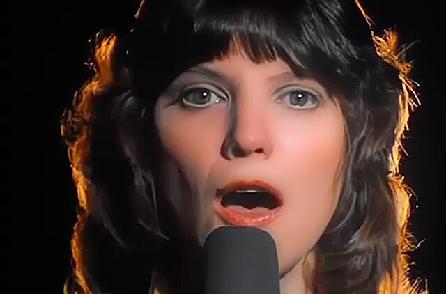 Mary MacGregor   Torn Between Two Lovers BBC Top Pops 1977 HQ