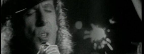 Scorpions – Wind Of Change (Official Music Video)