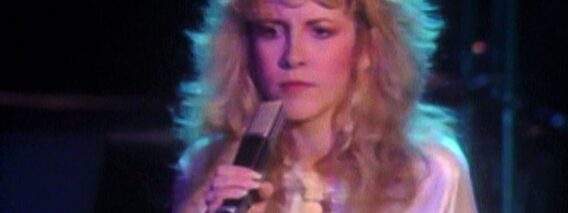 Stevie Nicks – Edge of Seventeen (Official Music Video)