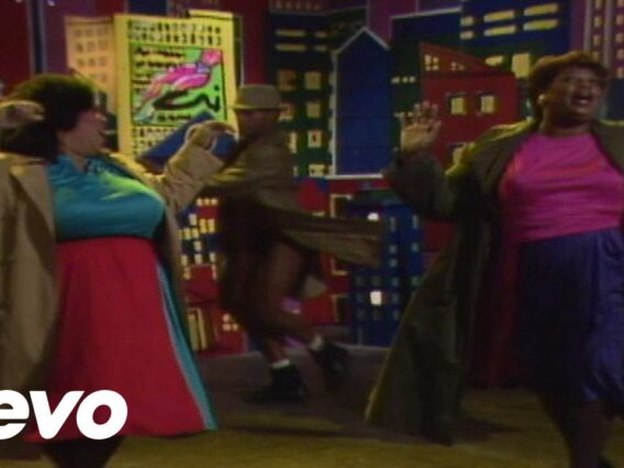 The Weather Girls – Its Raining Men (Video)