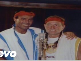 Willie Nelson, Julio Iglesias – To All The Girls Ive Loved Before