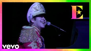 Elton John – Someone Saved My Life Tonight (Old Grey Whistle Test 1982)