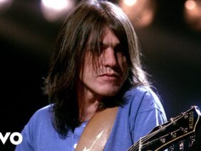 AC/DC – Thunderstruck (Official Video)