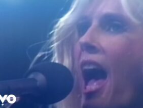 Kim Carnes – Bette Davis Eyes