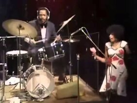 The Pointer Sisters – Yes We Can Can (live)