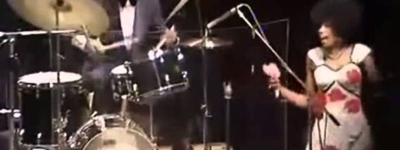 The Pointer Sisters – Yes We Can Can (live)
