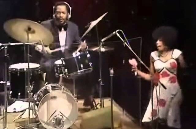 The Pointer Sisters – Yes We Can Can (live)