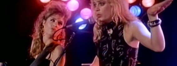 The Bangles – Walk Like an Egyptian (Official Video)