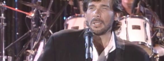 Eddie Rabbitt – Drivin My Life Away (Live)