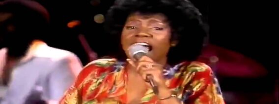 Gloria Gaynor – Never Can Say Goodbye 1979 Midnight Special