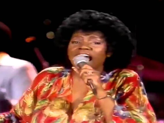 Gloria Gaynor – Never Can Say Goodbye 1979 Midnight Special