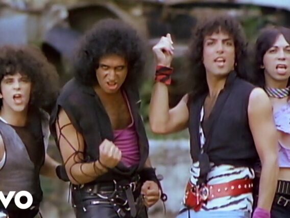 Kiss – Lick It Up