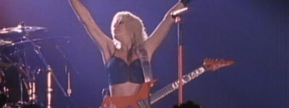 Lita Ford – Kiss Me Deadly (Live at Wembley 1989)